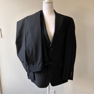 Perry Ellis Men’s 2 Piece Suit 38 Short Blazer & 32R Pants Black Wool Event